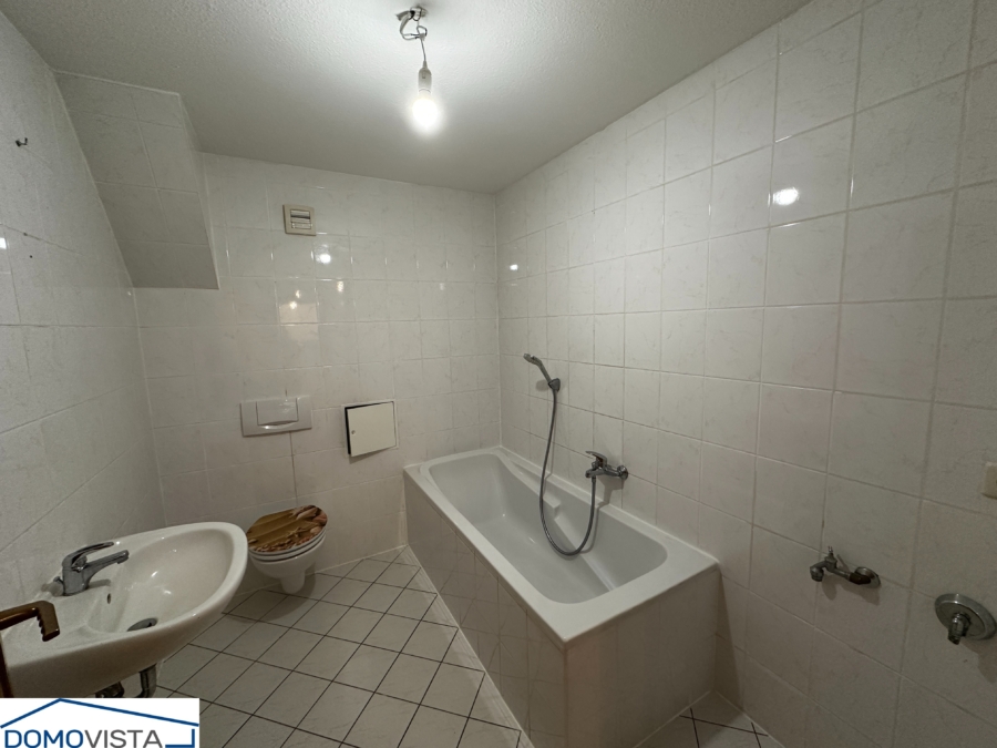 Badezimmer mit Badewanne
