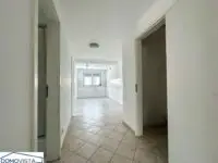 Flur mit Blick auf die Küche