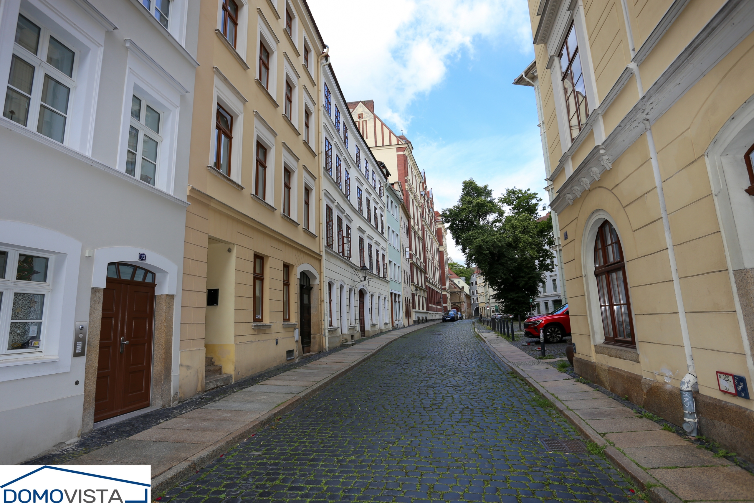 Straßenansicht