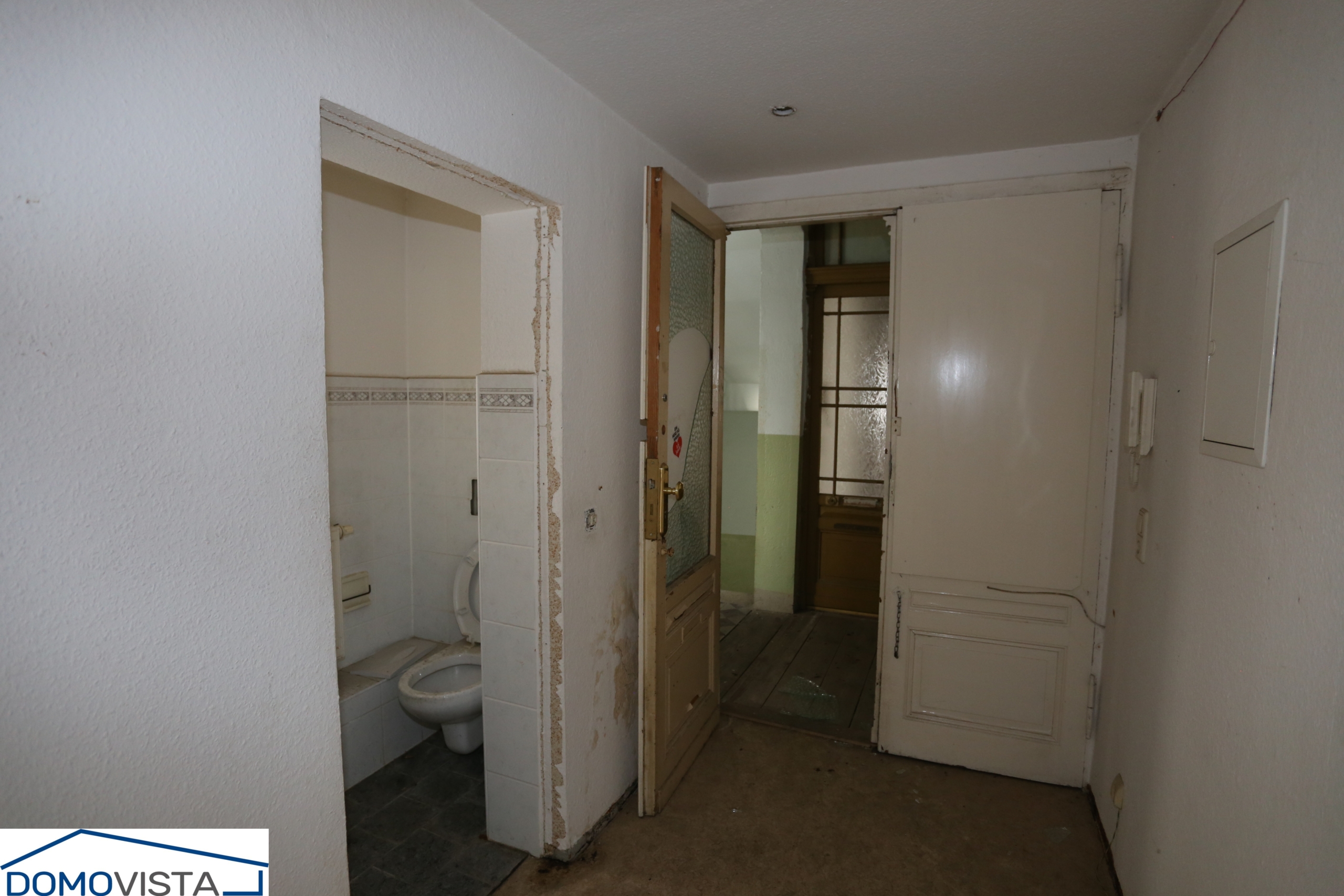 Zimmer und Bad