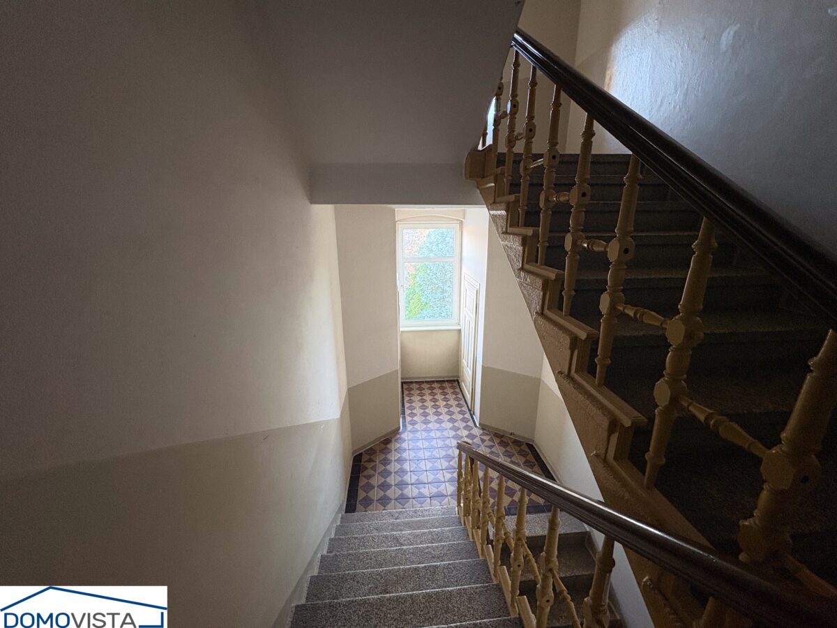 Abstellkammer - halbe Treppe
