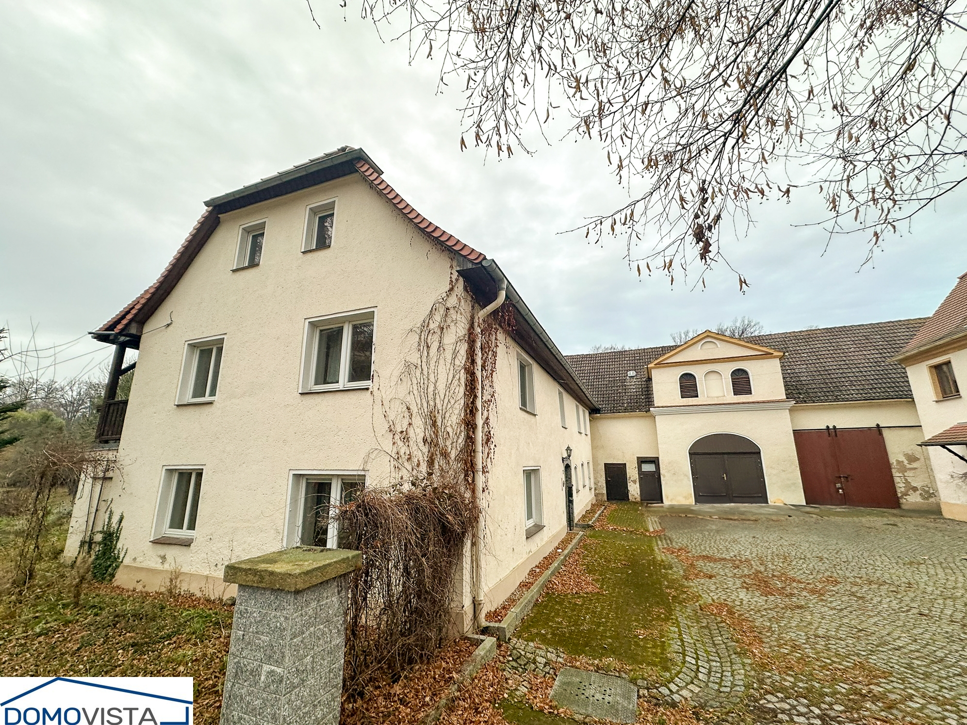 Wohnhaus mit Blick auf den Hof