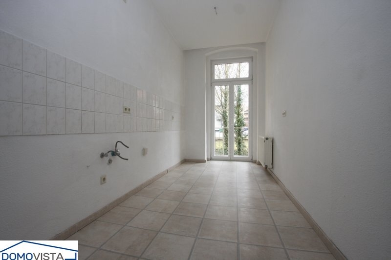 Küche mit Zugang zum Balkon 1.OG links