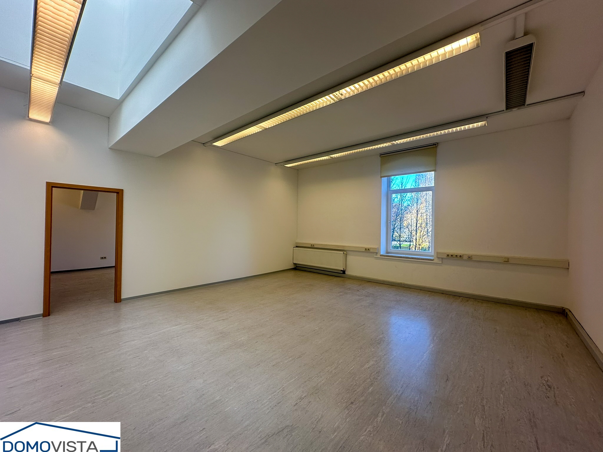Raum 321 hälftig (mit Trennwand)