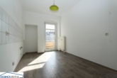 Küche mit Zugang zum Balkon